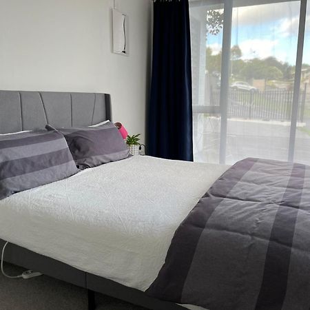 Totara Vale, Free Coffee, Parking And Wifi, Near Glenfield Mall And Highway 18,1 Auckland Luaran gambar