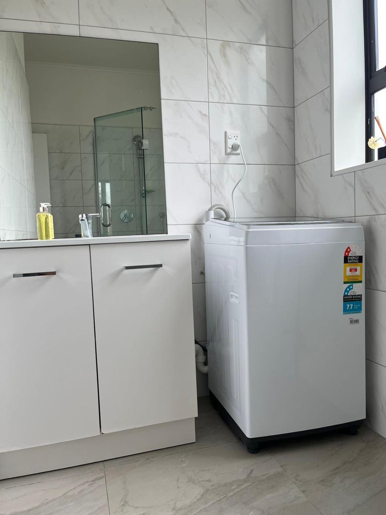 Totara Vale, Free Coffee, Parking And Wifi, Near Glenfield Mall And Highway 18,1 Auckland Luaran gambar